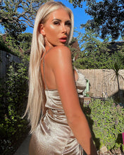 Load image into Gallery viewer, Silver (Ash) Blonde #100 Deluxe Clip-in hair extensions